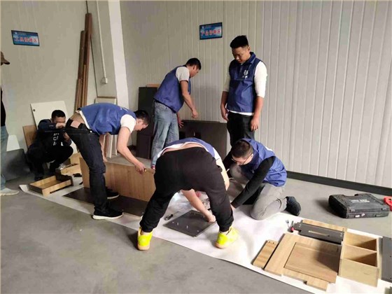 左右手商學(xué)院學(xué)員實訓(xùn)