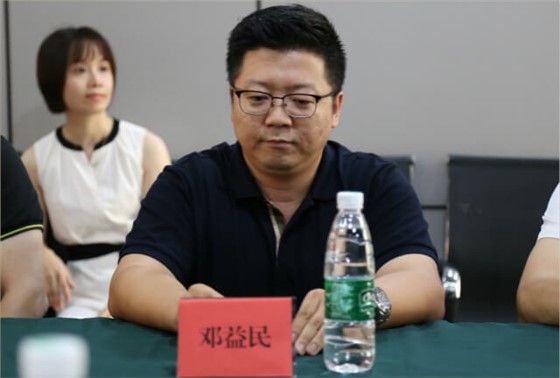 中國(guó)人保財(cái)險(xiǎn)&左右手戰(zhàn)略合作簽字儀式圓滿(mǎn)結(jié)束4 (1)