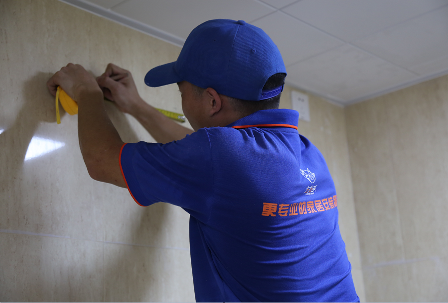 左右手香港中文大學(xué)金牌櫥柜安裝工程進行中