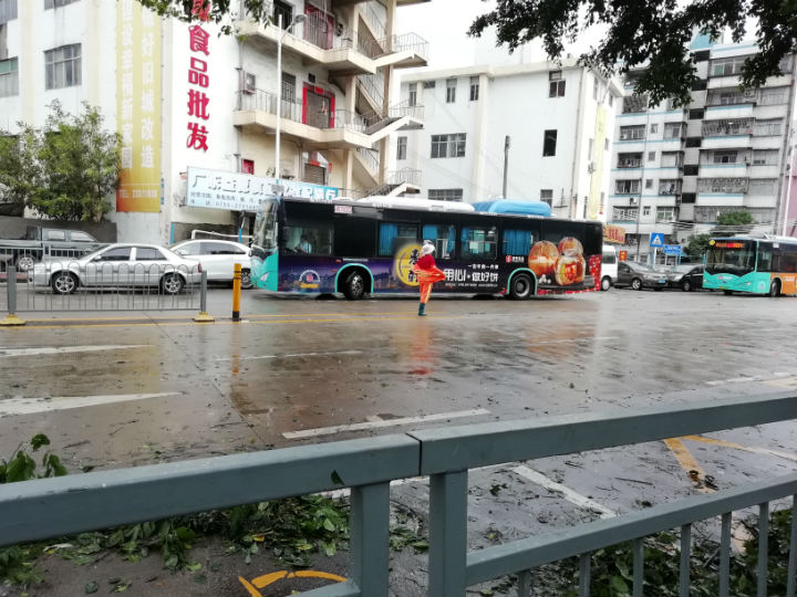 可愛(ài)的環(huán)衛(wèi)工人