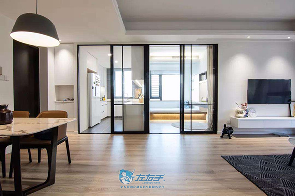 學(xué)會(huì)廚房玻璃推拉門安裝方法，讓廚房明亮又通透