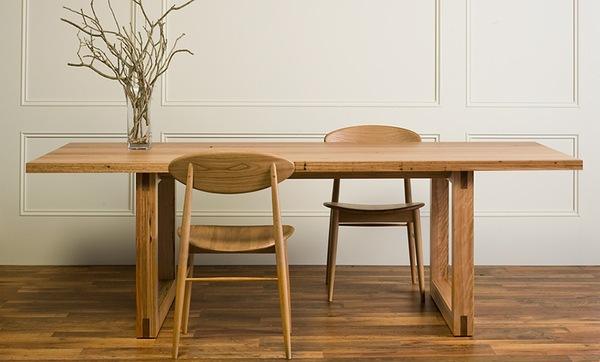 實(shí)木家具開裂是什么原因？怎么預(yù)防和修復(fù)呢？