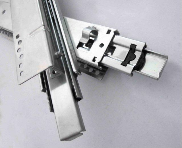 櫥柜拉籃滾珠滑條安裝方法，這種技巧教你安裝不費(fèi)力