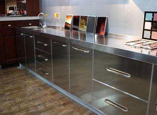 不銹鋼廚房櫥柜如何安裝，優(yōu)缺點(diǎn)如何？