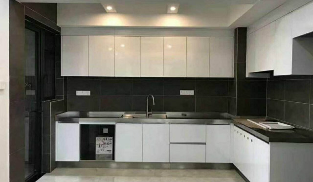 如何進(jìn)行不銹鋼櫥柜臺(tái)面安裝？安裝過(guò)程有哪些技巧可以借鑒