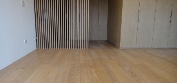 【實(shí)木地板安裝保養(yǎng)】橡木實(shí)木地板都有哪些優(yōu)缺點(diǎn)？