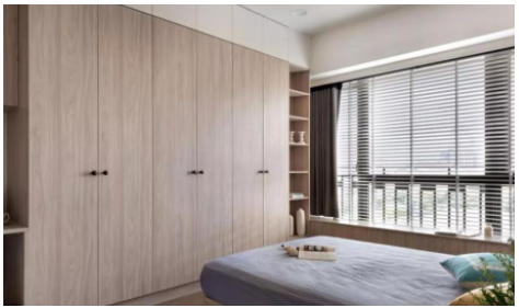 【昆明小戶型家裝】家裝臥室衣柜和床應(yīng)該怎么擺放？家裝臥室衣柜如何進(jìn)行裝飾