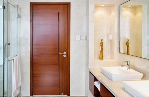 【浴室推拉門】浴室門是鋁合金的好還是木門的好？